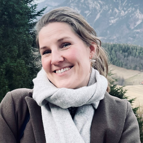 Viktoria Calvo-Tomek